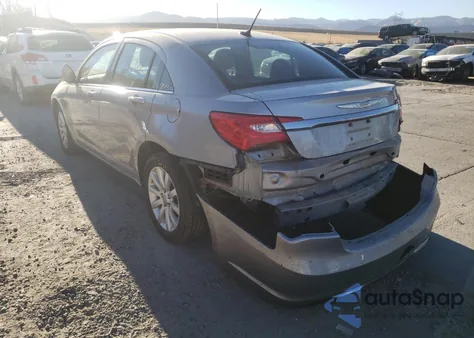 2013 Chrysler 200 Touring z USA, uszkodzony, nr VIN 1C3CCBBB4DN765112